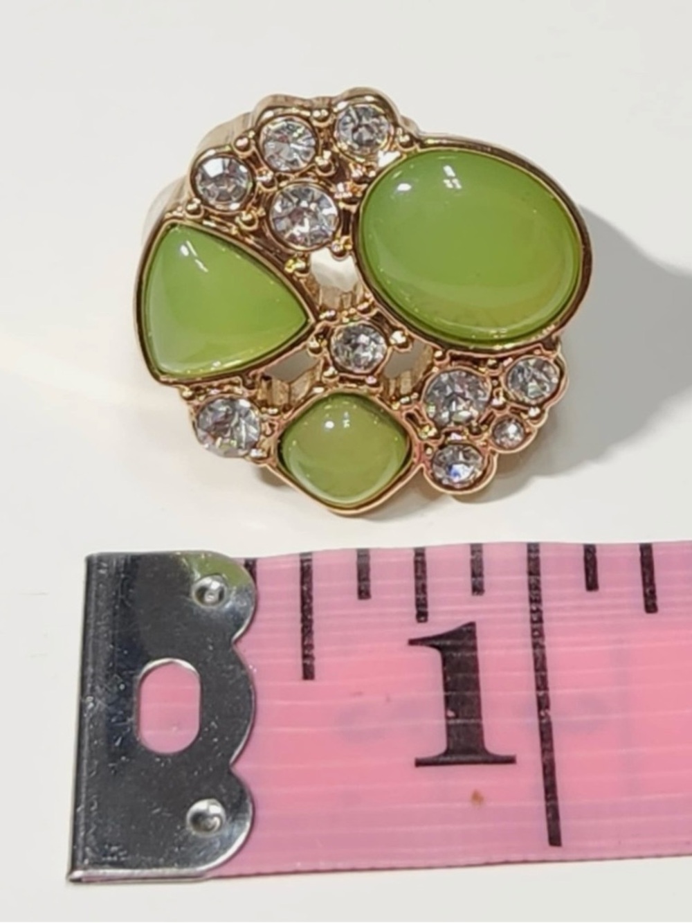 Avon Mint Green Gold Tone Cluster Ring Sz 5.5 Polished Cabochons Faceted Crystal